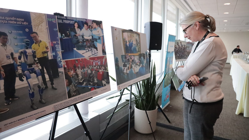 La exposición fotográfica titulada “Vietnam – Miembro del Consejo de Derechos Humanos de la ONU: Respeto y Comprensión. Diálogo y Cooperación. Todos los derechos humanos – Para todas las personas” tiên lugar en la sede de la ONU en Nueva York. Foto: VNA