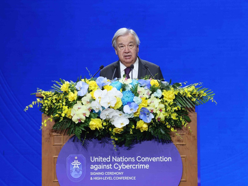 El secretario general de la ONU, António Guterres, en la firma de la Convención contra la Ciberdelincuencia. (Foto: VNA)