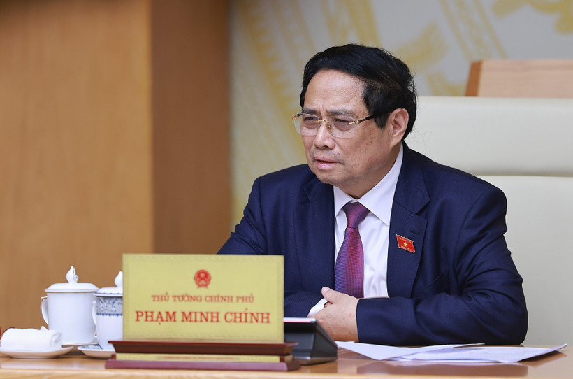 El primer ministro de Vietnam, Pham Minh Chinh, preside la reunión semanal para impulsar la lucha contra la pesca IUU. (Foto: VNA)