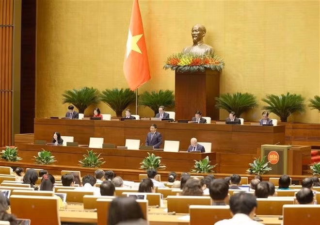 vna-potal-quoc-hoi-chat-van-nhom-van-de-thuoc-linh-vuc-tai-chinh-8100158.jpg