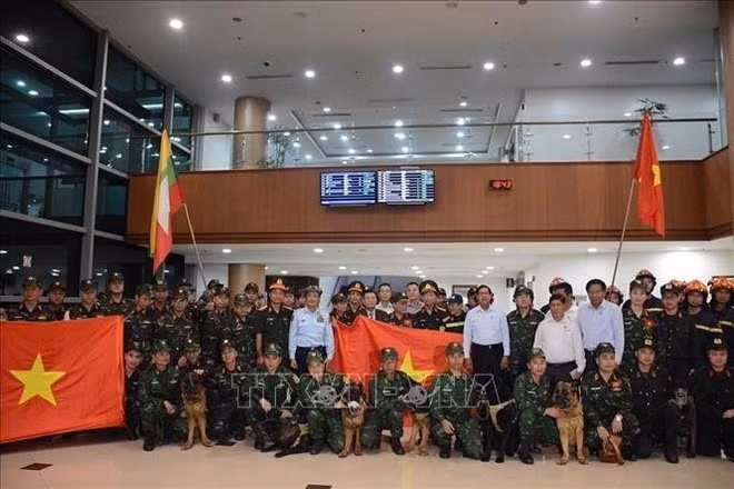 dong-dat-cua-quan-doi-nhan-dan-viet-nam-da-den-myanmar-213726958-stand.jpg