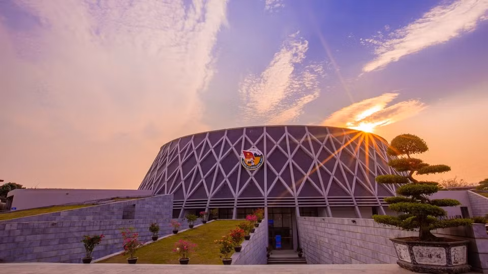 El Museo de Victoria Histórica de Dien Bien Phu está ubicado en el barrio de Muong Thanh, en la ciudad de Dien Bien Phu. El museo fue construido en 1984 con motivo del 30º aniversario de la histórica victoria. (Foto: Vietnam+)