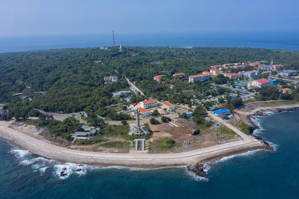 El bosque primario de la isla pertenece a un raro ecosistema de bosque tropical con muchas capas de vegetación, lo que hace de Con Co una verdadera isla verde con una rica vegetación. (Foto: VNA)