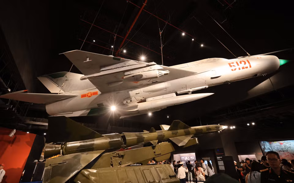 Tesoro nacional: el avión MiG-21 número 5121 participó en la campaña "Hanoi - Dien Bien Phu en el aire". (Foto: VNA)