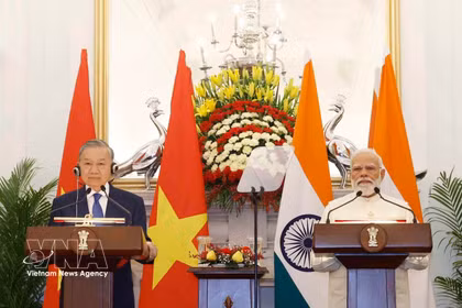 El secretario general del Partido Comunista de Vietnam y presidente del país, To Lam, y el primer ministro de la India, Narendra Modi, en la cita (Fuente: VNA)