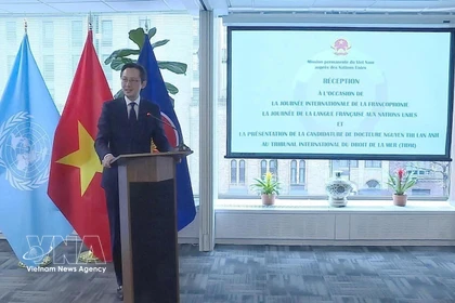 El embajador Do Hung Viet habla en la cita (Fuente: VNA)
