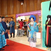 En el espacio expositivo de Ao Dai (Fuente: VNA)