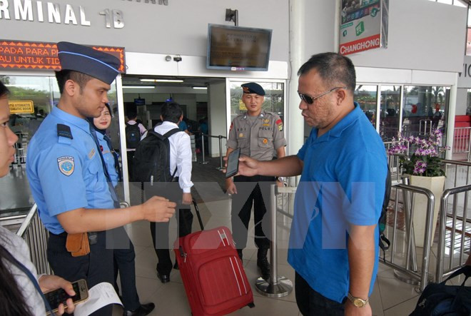 Indonesia redobla seguridad en aeropuertos tras amenaza terrorista ảnh 1 Indonesia redobla seguridad en aeropuertos tras amenaza terrorista ảnh 1