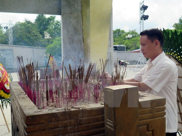 Visita director general de VNA a familiares de mártires ảnh 1 Visita director general de VNA a familiares de mártires ảnh 1