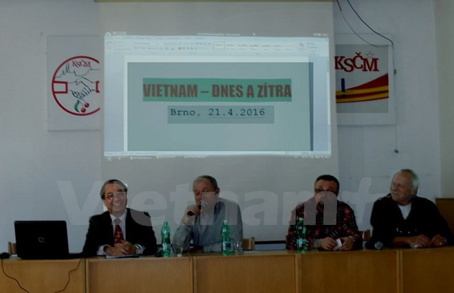 Periódico checo elogia logros de la renovación de Vietnam ảnh 1 Periódico checo elogia logros de la renovación de Vietnam ảnh 1