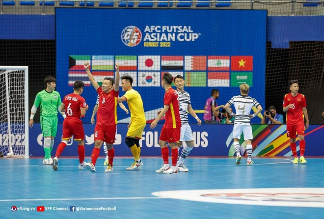 Vietnam derrota a Corea del Sur (5-1) en su debut en Copa Asiática de Fútsal ảnh 2