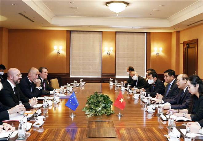 Presidente vietnamita se reúne con líderes que asisten al funeral del difunto expremier japonés ảnh 2 Presidente vietnamita se reúne con líderes que asisten al funeral del difunto expremier japonés ảnh 2
