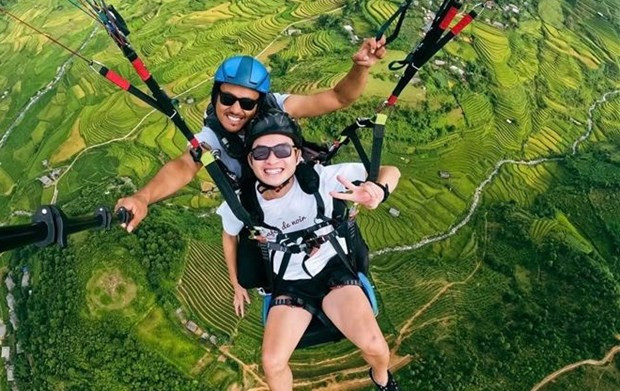 Cien pilotos vietnamitas y foráneos participan en Festival de Parapente Khau Pha ảnh 1 Cien pilotos vietnamitas y foráneos participan en Festival de Parapente Khau Pha ảnh 1
