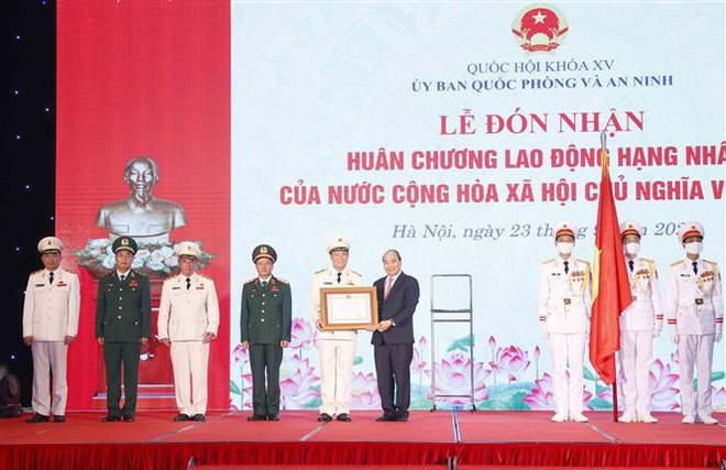Destacan logros de Comisión de Defensa y Seguridad del Parlamento vietnamita ảnh 2 Destacan logros de Comisión de Defensa y Seguridad del Parlamento vietnamita ảnh 2
