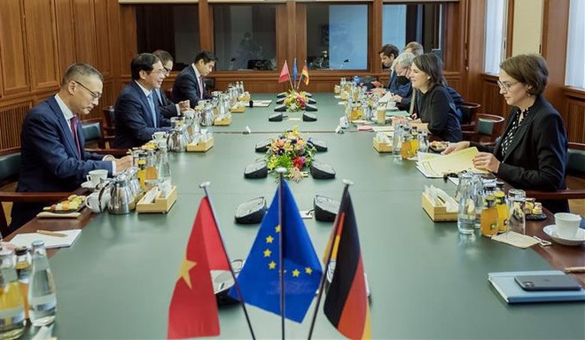 Canciller de Vietnam realiza visita oficial a Alemania ảnh 2 Canciller de Vietnam realiza visita oficial a Alemania ảnh 2