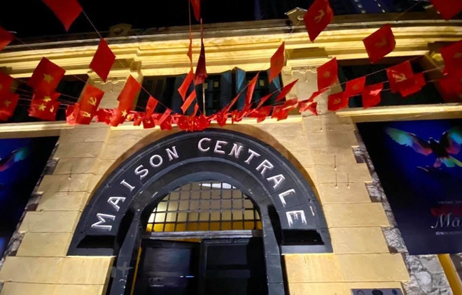 Tour nocturnos muestran atractivos sitios históricos de Hanoi ảnh 1