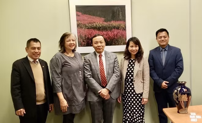 Promueve Vietnam cooperación con territorio canadiense ảnh 1