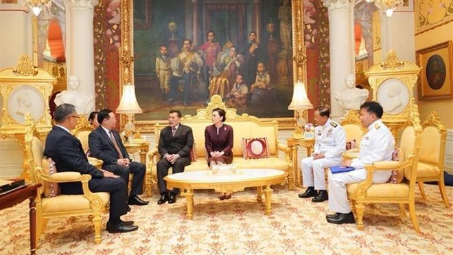 Presidente del Parlamento vietnamita se reúne con rey tailandés ảnh 1 Presidente del Parlamento vietnamita se reúne con rey tailandés ảnh 1
