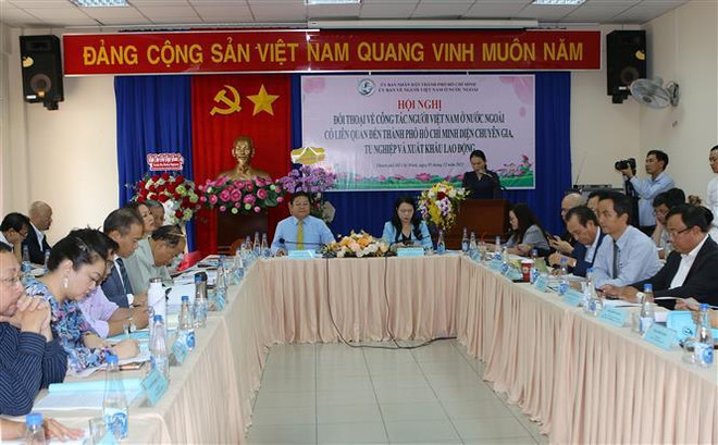 Discuten medidas de apoyo más integrales para trabajadores vietnamitas en exterior ảnh 1 Discuten medidas de apoyo más integrales para trabajadores vietnamitas en exterior ảnh 1
