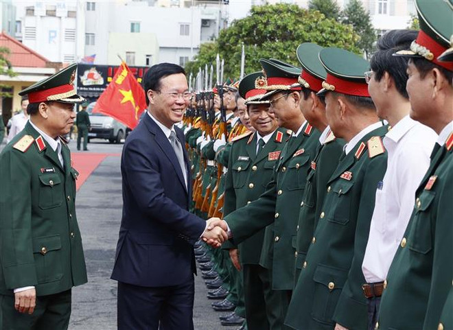 Presidente vietnamita visita Comando de la Región Militar 5 ảnh 1