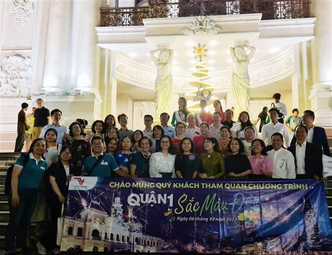 Ciudad Ho Chi Minh lanza nuevo producto de turismo nocturno ảnh 2 Ciudad Ho Chi Minh lanza nuevo producto de turismo nocturno ảnh 2