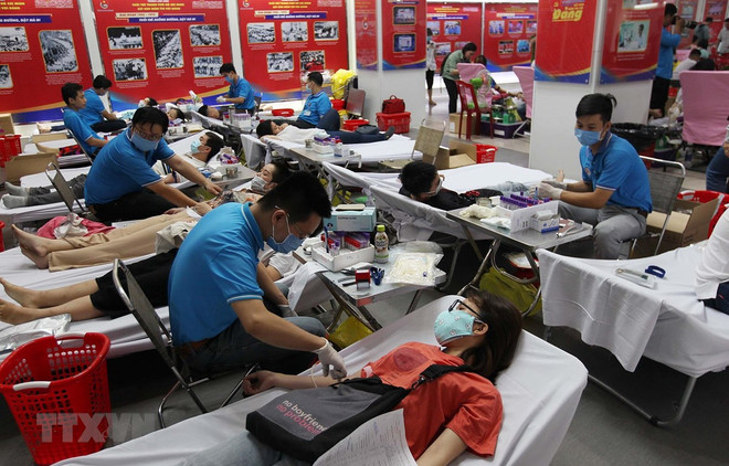 COVID-19: Jóvenes en Ciudad Ho Chi Minh realizan campaña de donación de sangre ảnh 1 COVID-19: Jóvenes en Ciudad Ho Chi Minh realizan campaña de donación de sangre ảnh 1