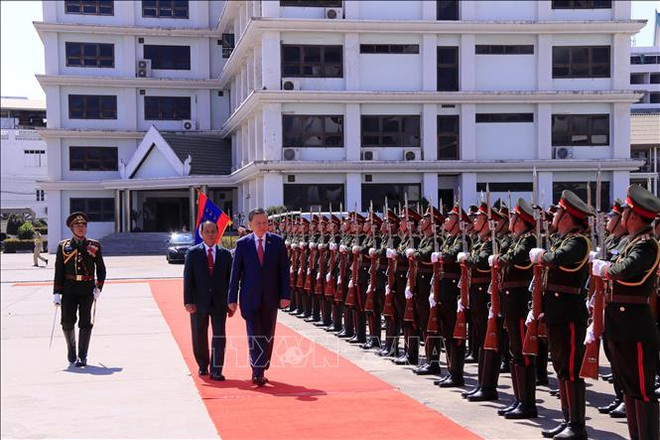 Ministro de Seguridad Pública de Vietnam realiza visita a Laos ảnh 1 Ministro de Seguridad Pública de Vietnam realiza visita a Laos ảnh 1