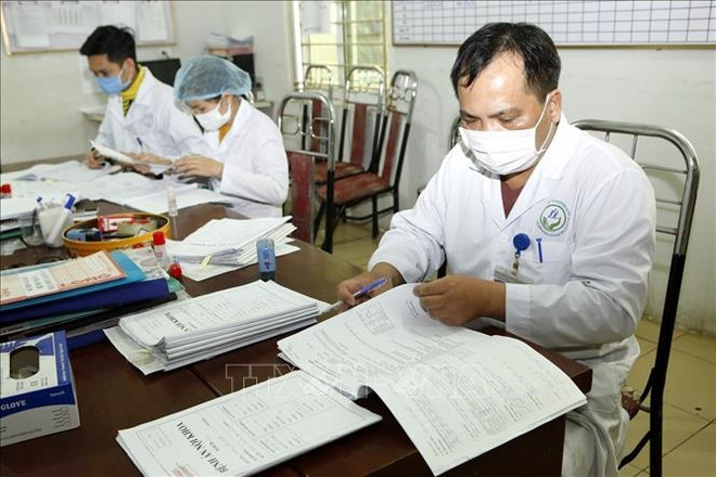 Ministerio vietnamita de Salud intensifica apoyo a provincia de Vinh Phuc en lucha contra el coronavirus ảnh 1
