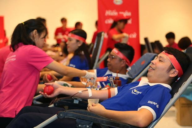 Convocan a trabajadores en Vietnam a donar sangre ảnh 1