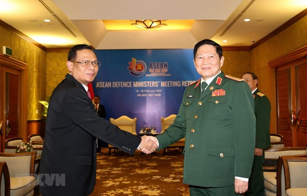 Ministro de Defensa de Vietnam recibe a alto funcionario militar de Indonesia ảnh 1 Ministro de Defensa de Vietnam recibe a alto funcionario militar de Indonesia ảnh 1