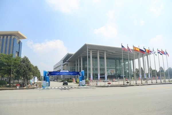 Provincia vietnamita de Binh Duong y Banco Asiático discuten cooperación en construcción de urbes inteligentes ảnh 1