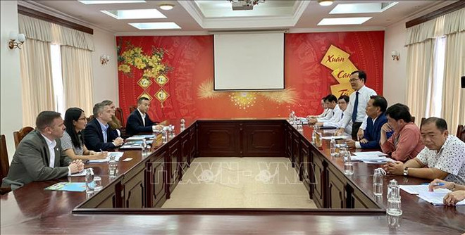 EE.UU. ayudará a An Giang a enfrentar la sequía, deslizamientos de tierra e intrusión salina ảnh 1