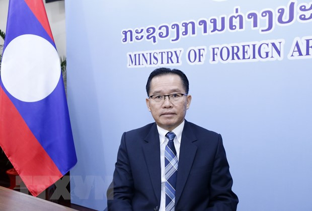 Felicita Laos a Vietnam por exitoso mandato presidencial de ASEAN ảnh 1