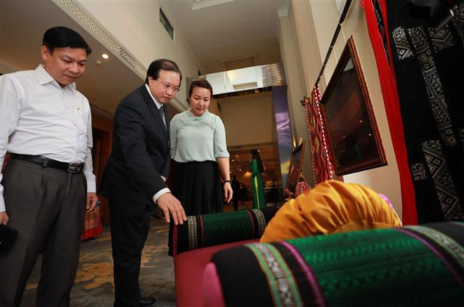 Celebrarán II Festival Nacional de brocados en Vietnam ảnh 1 Celebrarán II Festival Nacional de brocados en Vietnam ảnh 1