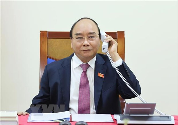 Premier vietnamita mantiene conversación telefónica con su homólogo laosiano ảnh 1 Premier vietnamita mantiene conversación telefónica con su homólogo laosiano ảnh 1