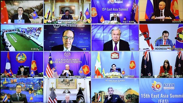 Indonesia insta a EAS a continuar generando "confianza estratégica" ảnh 1