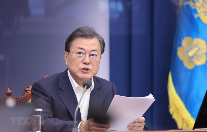 Presidente de Corea del Sur llama a prestar atención a garantía de salud pública y crecimiento económico ảnh 1 Presidente de Corea del Sur llama a prestar atención a garantía de salud pública y crecimiento económico ảnh 1