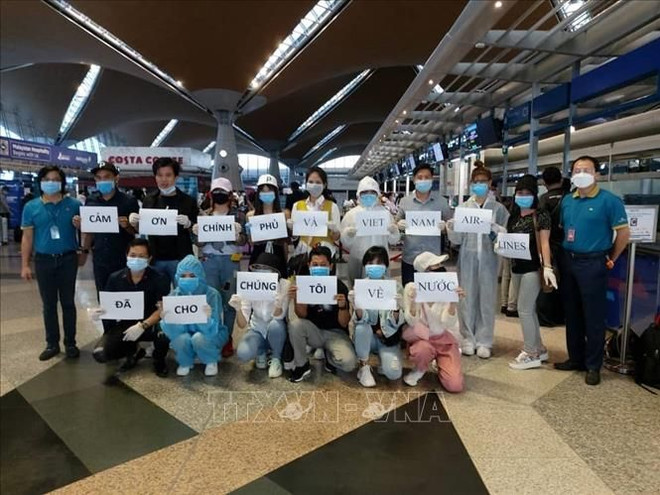 Retornan 290 ciudadanos vietnamitas desde Malasia ảnh 1 Retornan 290 ciudadanos vietnamitas desde Malasia ảnh 1