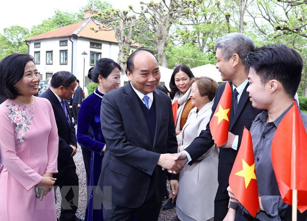 Se reunió primer ministro de Vietnam con coterráneos residentes en Suecia ảnh 1 Se reunió primer ministro de Vietnam con coterráneos residentes en Suecia ảnh 1