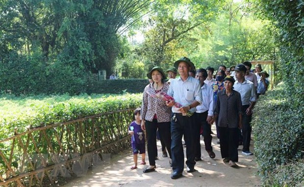 Más de 60 mil personas visitaron la casa natal de Ho Chi Minh con motivo de su natalicio ảnh 1 Más de 60 mil personas visitaron la casa natal de Ho Chi Minh con motivo de su natalicio ảnh 1