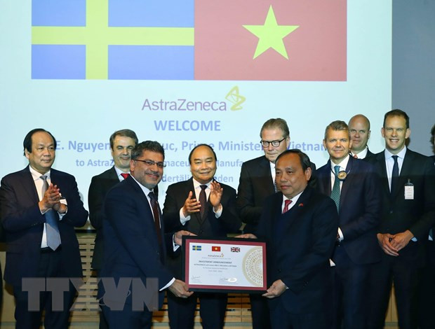 Visita Premier de Vietnam planta de grupo farmacéutico líder de Suecia ảnh 1 Visita Premier de Vietnam planta de grupo farmacéutico líder de Suecia ảnh 1