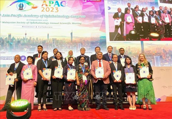 Médico vietnamita honrado con premio de Asia – Pacífico por sus aportes a prevención de ceguera ảnh 1 Médico vietnamita honrado con premio de Asia – Pacífico por sus aportes a prevención de ceguera ảnh 1