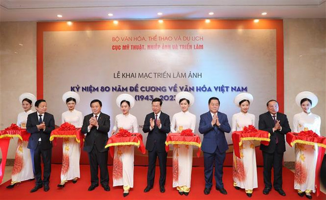 Inauguran exposición por aniversario 80 de Esquema de Cultura vietnamita ảnh 1 Inauguran exposición por aniversario 80 de Esquema de Cultura vietnamita ảnh 1