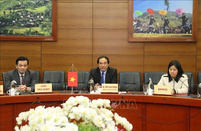 Embajador estadounidense elogia esfuerzos contra trata de personas en provincia vietnamita ảnh 2 Embajador estadounidense elogia esfuerzos contra trata de personas en provincia vietnamita ảnh 2