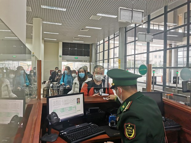Reanudan viaje por puente Bac Luan I entre Vietnam y China ảnh 1