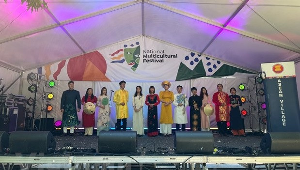 Túnica vietnamita (Ao Dai) protagoniza desfile en Canberra, Australia ảnh 1 Túnica vietnamita (Ao Dai) protagoniza desfile en Canberra, Australia ảnh 1