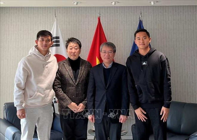 Alentan a jugadores vietnamitas en clubes de fútbol sudcoreano ảnh 1