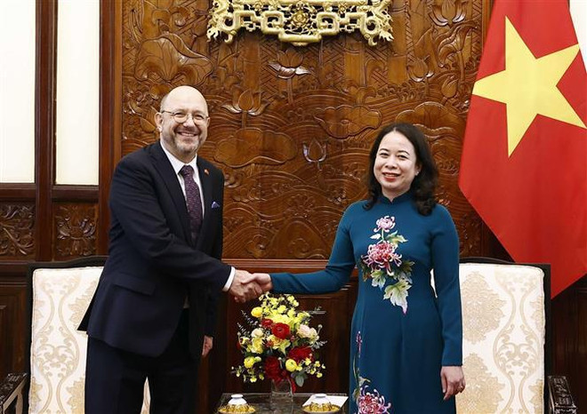 Presidenta interina vietnamita recibe a embajadores de Suiza, Malasia y Camboya ảnh 1 Presidenta interina vietnamita recibe a embajadores de Suiza, Malasia y Camboya ảnh 1