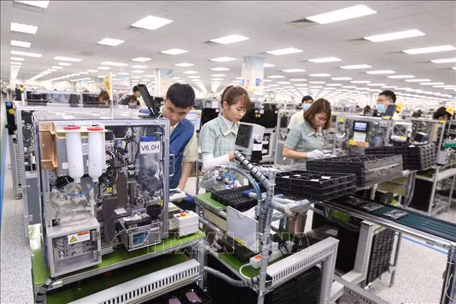 Vietnam se convierte en un nuevo destino para empresas extranjeras, informa diario suizo ảnh 2