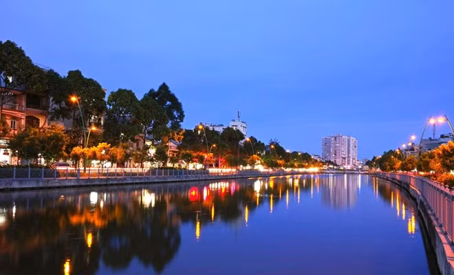 Ciudad Ho Chi Minh lanza nuevo servicio de turismo fluvial ảnh 1